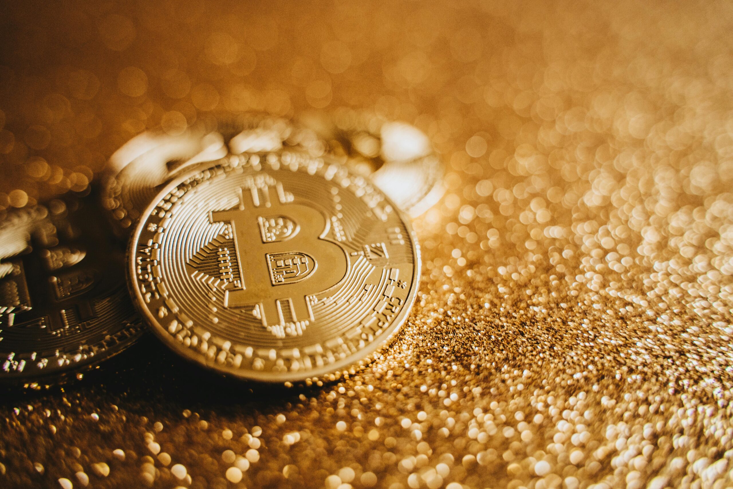 Kostenloses Stock Foto zu bilder der europäischen währung, bitcoin, blockchain - Krypto-Wallet erklärt: Grundlagen, Arten und Sicherheit